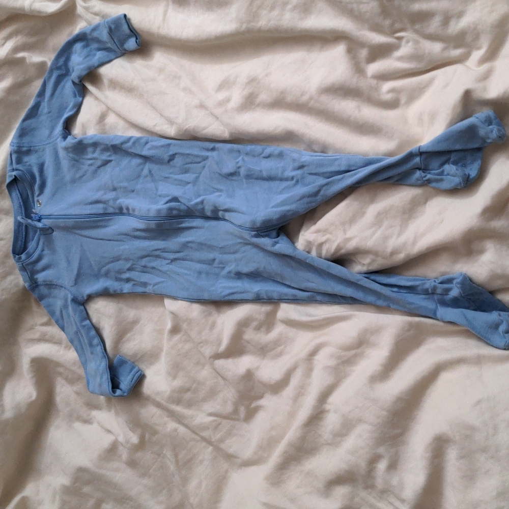 $7/2 Primary Organic Cotton Footed Zip Up Onesie with grips 9-12mon